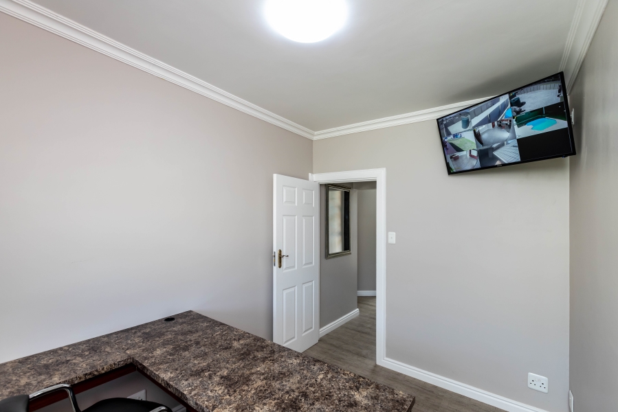 6 Bedroom Property for Sale in Dorchester Heights Eastern Cape